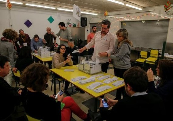 Separatistas conquistam maioria absoluta no Parlamento da Catalunha