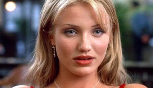 Moradora de rua devolve carteira perdida de Cameron Diaz