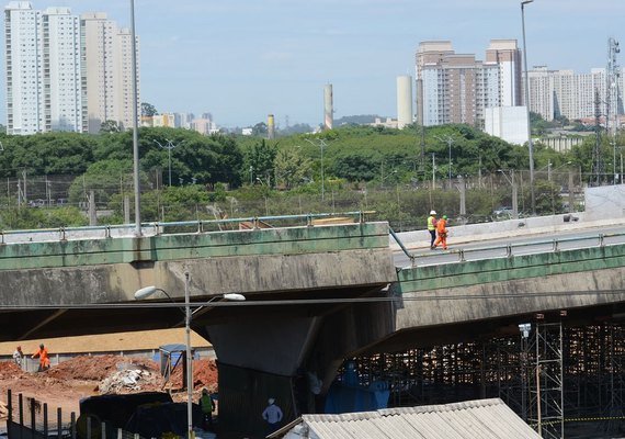 Após quatro meses, viaduto da Marginal Pinheiros é liberado ao tráfego
