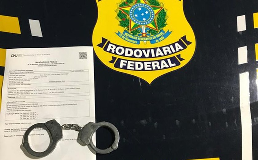 Foragido da Justiça por roubo é preso pela PRF em Pilar