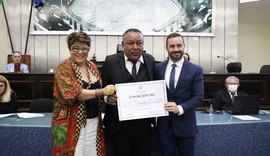Músico Wellington Pinheiro é condecorado com a Comenda Lêdo Ivo