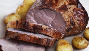 Pernil, lombo e tender ganham concorrente na ceia de Natal