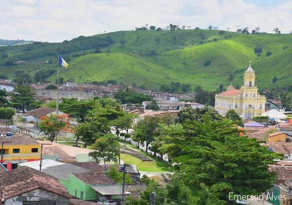 Motociclista fica ferido em colisão com carro em São José da Laje