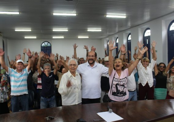 Vereador Dr. Cleber Costa se reúne com apoiadores para prestar contas de mandato