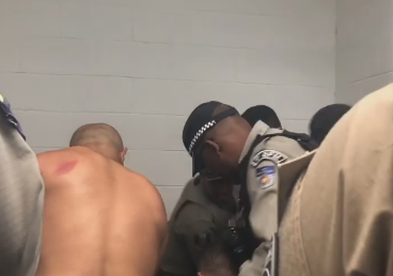 Após agredir policiais, homem é preso em flagrante em Delmiro Gouveia