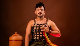 Show Brasileiríssimo, do cantor Matheus Fonttes, chega ao Theatro Homerinho com edição comemorativa de dois anos