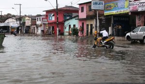 Defesa Civil segue em alerta monitorando chuvas que caem na capital alagoana