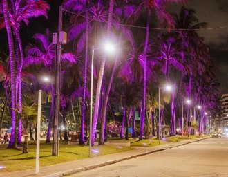 Maceió ganha luz lilás em defesa das mulheres