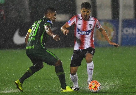 Chapecoense vence colombianos e chega à semifinal da Sul-Americana