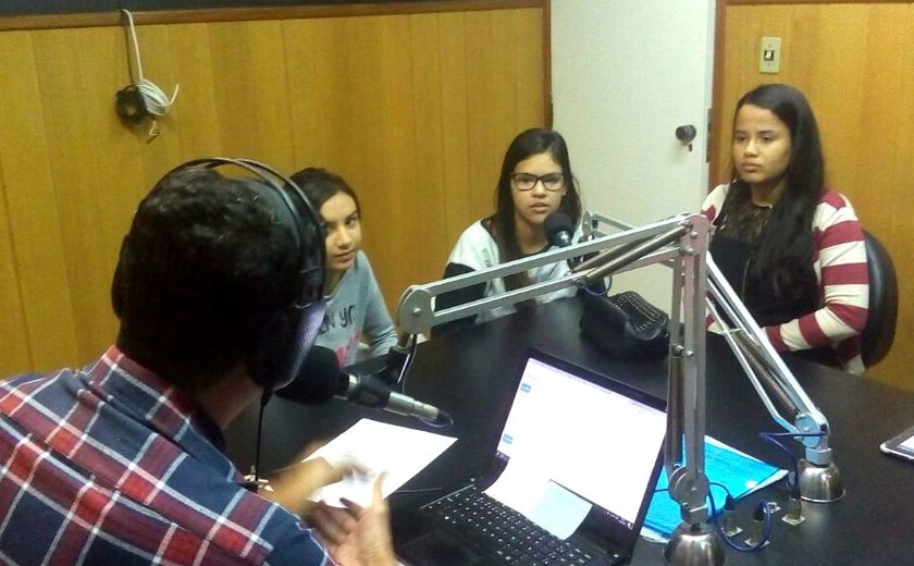 Alunas de escola estadual participam de entrevista em Arapiraca