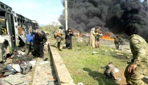 Explosões atingem comboio de ônibus perto de Aleppo, na Síria, e deixa mortos