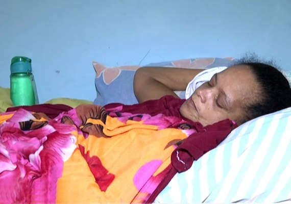 Paciente com câncer aguarda início do tratamento há dois meses
