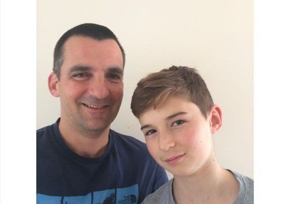 Pai cria aplicativo para bloquear celular do filho até que ele responda