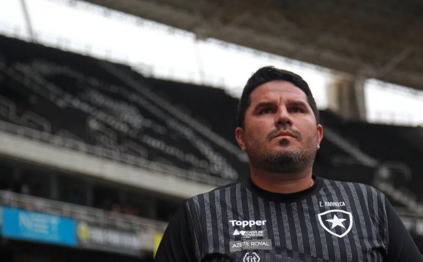 Eduardo Barroca é demitido do Botafogo após derrota para Fluminense