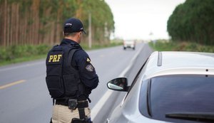 Motorista é preso pela PRF por dirigir sob efeito de álcool