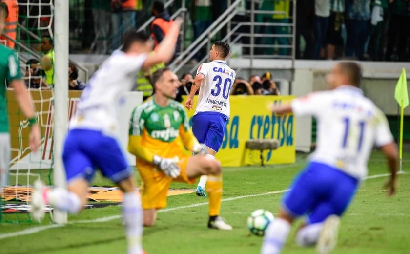Palmeiras busca empate, mas Cruzeiro leva vantagem por vaga na semi