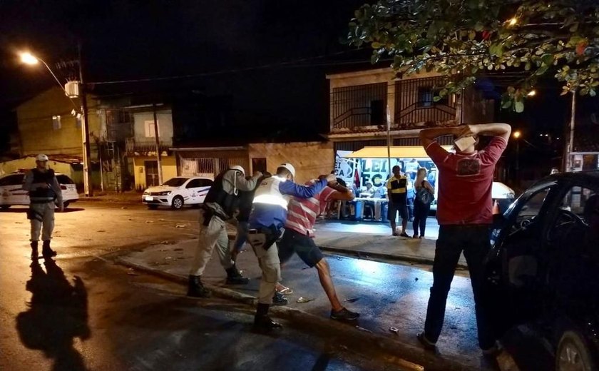 Dois são presos em blitz da Lei Seca realizada na capital