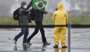 Exames mostram que repatriados não têm novo coronavírus; País investiga 8 casos suspeitos