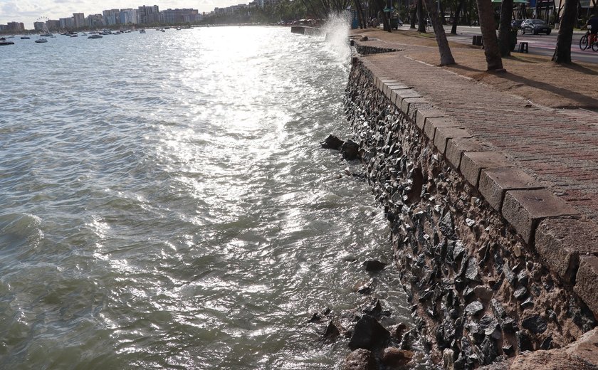 Praias: obras para conter avanço do mar podem ter efeito contrário