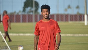 CRB anuncia a contratação do atacante Ewandro