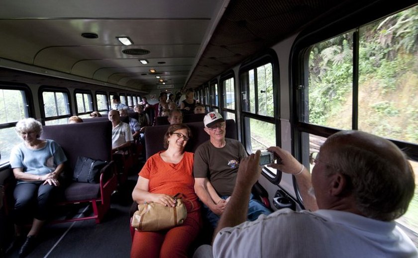 Responsáveis por cerca de 15% dos turistas no país, idosos possuem benefícios ao viajar