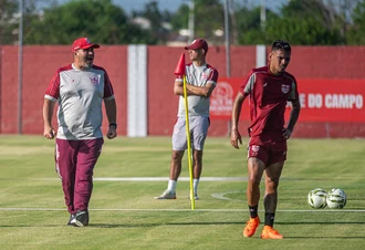 CRB vai ao mercado por um lateral