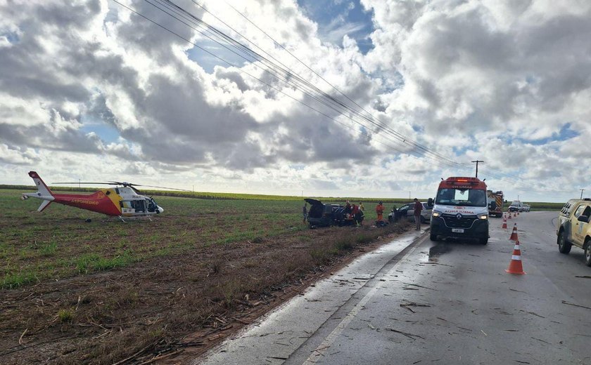 Grave acidente deixa cinco pessoas feridas em Roteiro