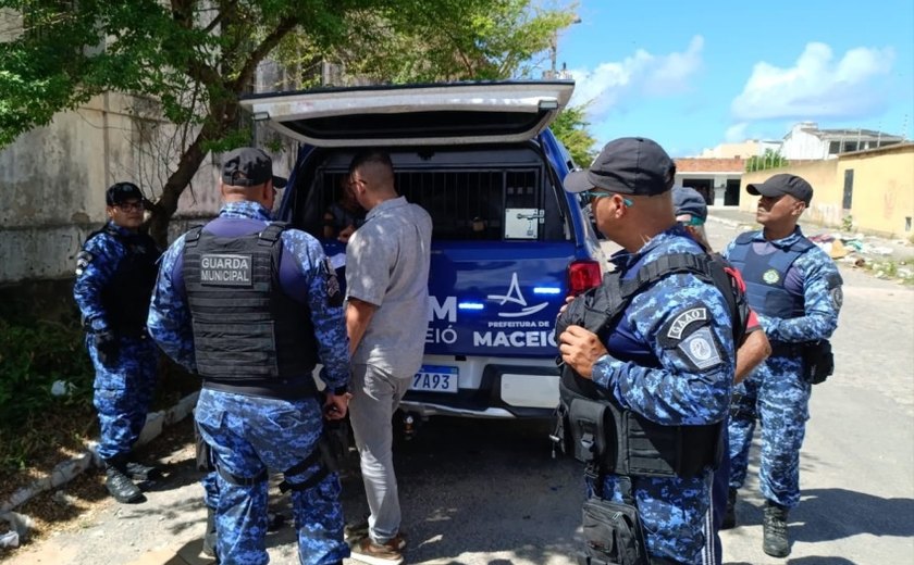 Guarda Municipal prende suspeito por tráfico de drogas na Praça da Faculdade