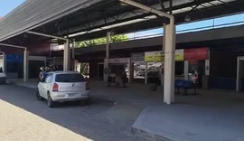 Homem é espancado e roubado por grupo de criminosos próximo à rodoviária em Arapiraca