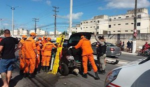 Acidente envolvendo cinco veículos deixa três pessoas feridas