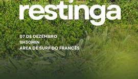 Ambientalistas e moradores da praia do Francês realizam abraço simbólico em defesa da Restinga