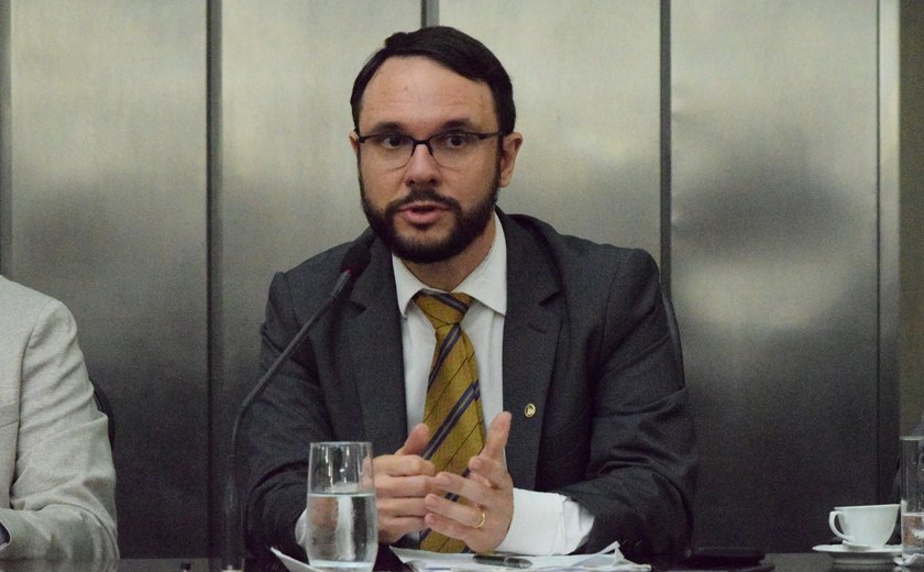 DPE participa de sessão na ALE para discutir demarcação de terras indígenas em Palmeira dos Índios