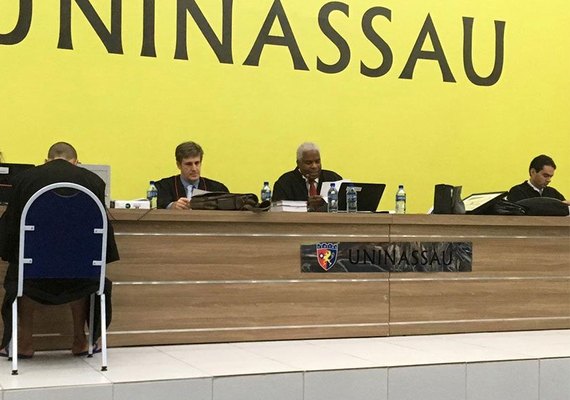 Acusado de matar vizinho é condenado a 14 anos de prisão