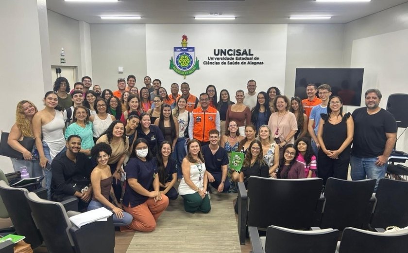 Estudantes aprendem como funciona o monitoramento da Defesa Civil de Maceió