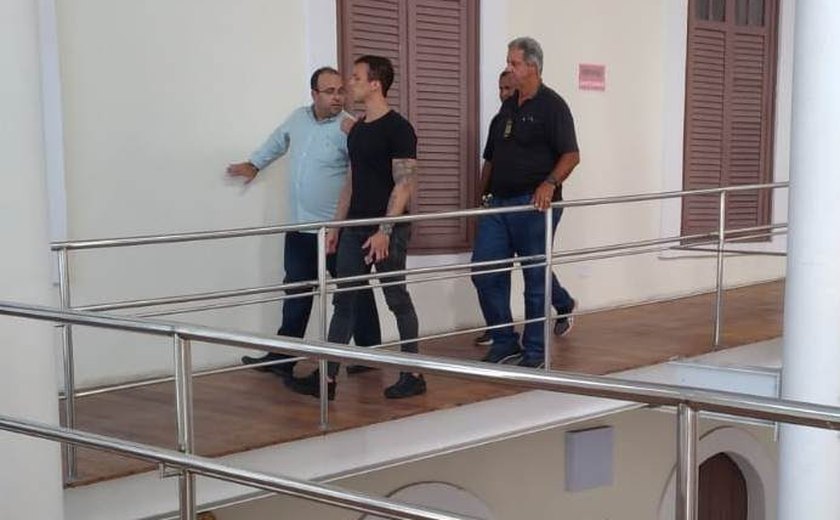 Delegado afirma que o homem preso acusado de furtar armas em museu não é o verdadeiro criminoso