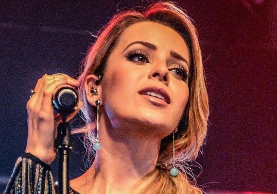 Sandy diz que sofreu assédio aos 12 anos quando se apresentava em shows