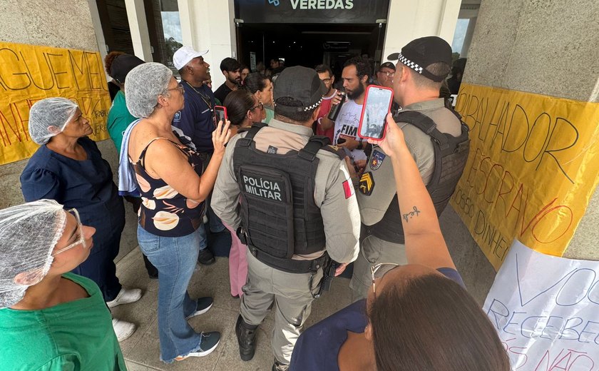Funcionários do Hospital Veredas protestam por atrasos salariais e direitos não pagos