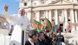 Papa pede que não haja exclusão de ninguém por raça, cultura ou religião