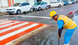 Com a chegada das chuvas, prefeitura intensifica limpeza de bueiros em Arapiraca