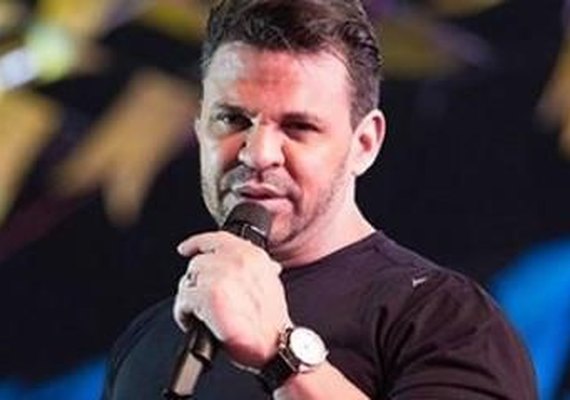 Cantor Eduardo Costa prestará serviço comunitário por ofender Fernanda Lima