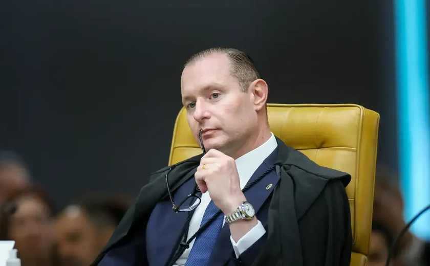 Zanin: não dá para investigar Moraes sem julgar atos de Mendonça