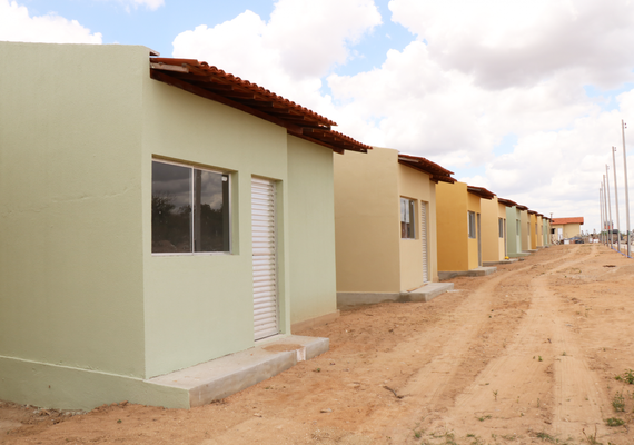 Governo de Alagoas entrega conjunto habitacional no município de Dois Riachos
