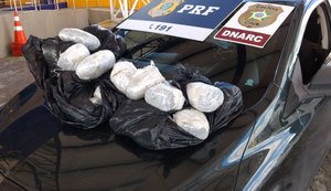 Casal é preso pela DNARC e PRF com 20 quilos de maconha em Atalaia