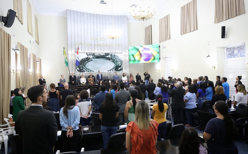 Sessão especial debate importância do diagnóstico precoce e políticas públicas para pessoas com TEA