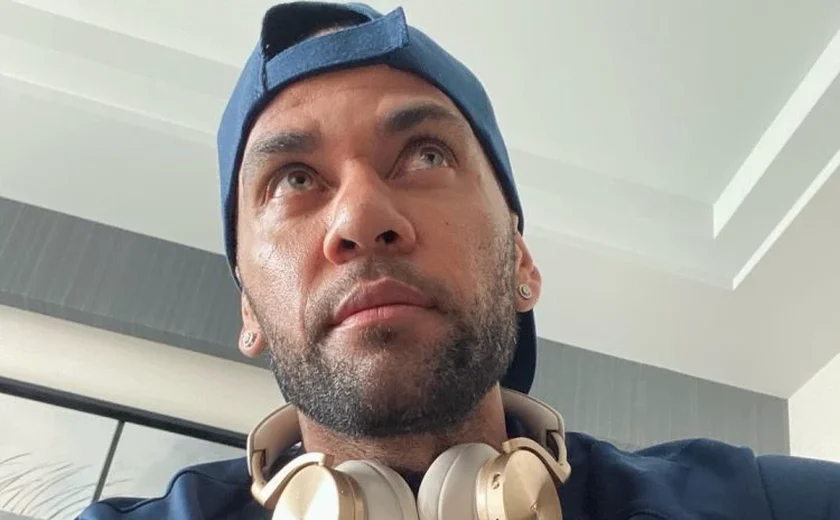 Daniel Alves tem sintomas de depressão após julgamento, diz emissora