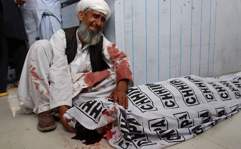 Dois atentados deixam dezenas de mortos no Paquistão