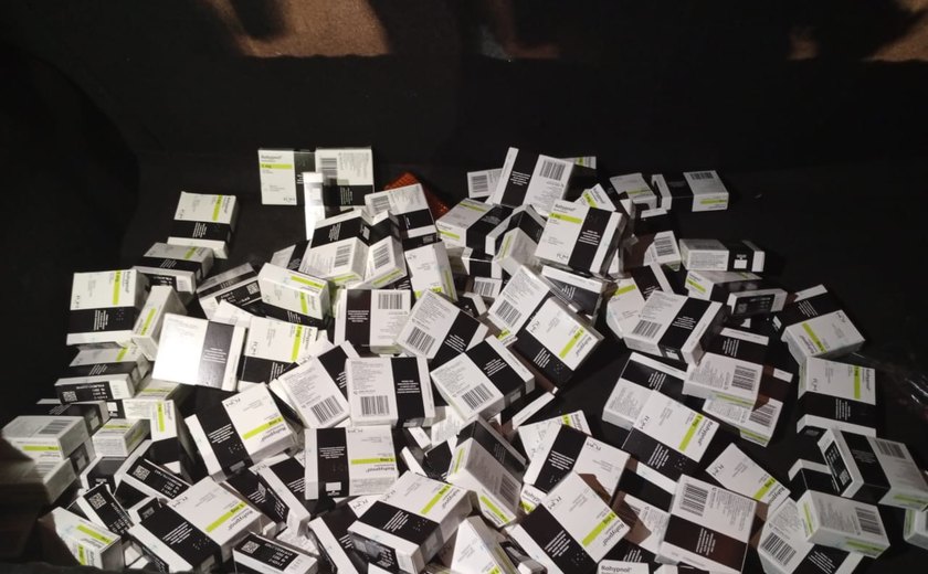 PM apreende 3.600 comprimidos de medicamento irregular em Limoeiro de Anadia