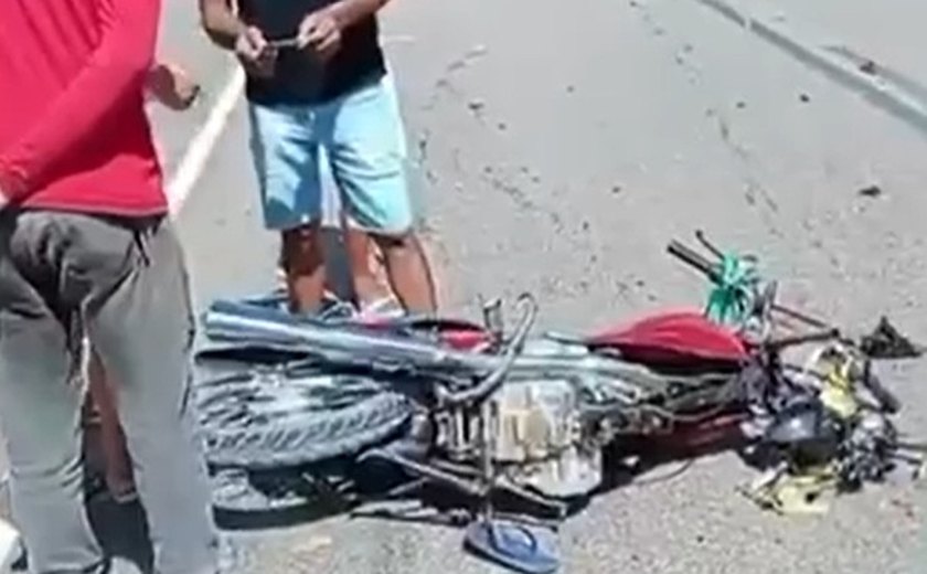 Homem é preso por tentativa de feminicídio após ferir mulher no pescoço a golpes de faca em Craíbas