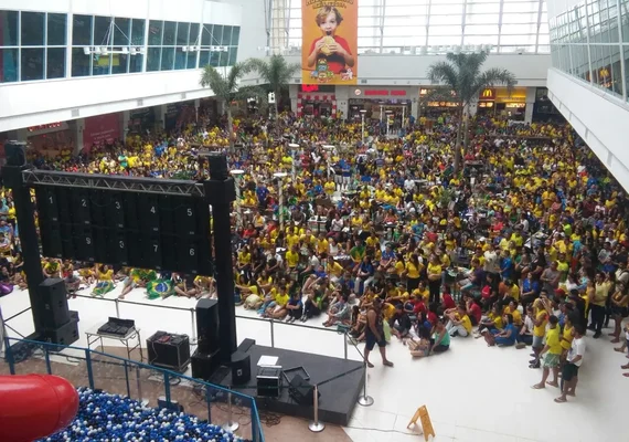 Shoppings de AL alteram horários nos dias de jogos do Brasil; confira o funcionamento
