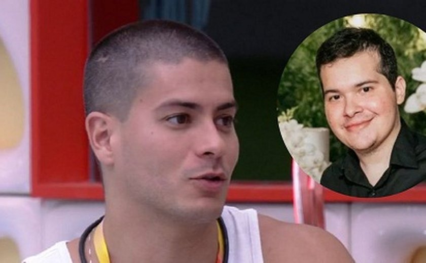 Colunista revela ter recebido proposta de R$ 50 mil para prejudicar Arthur Aguiar no BBB22